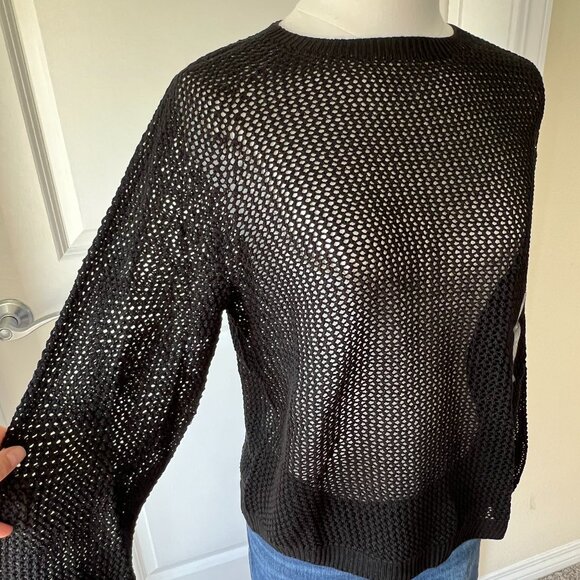 Uniqlo Sweaters - Uniqlo women's 3D knit mesh long-sleeve crewneck sweater, size medium NWT